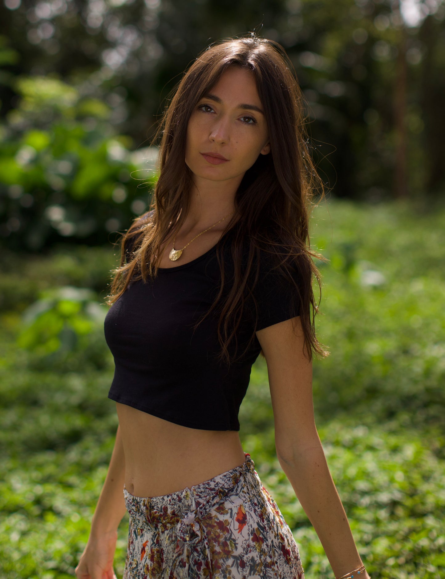 Low Neck Cropped Tee