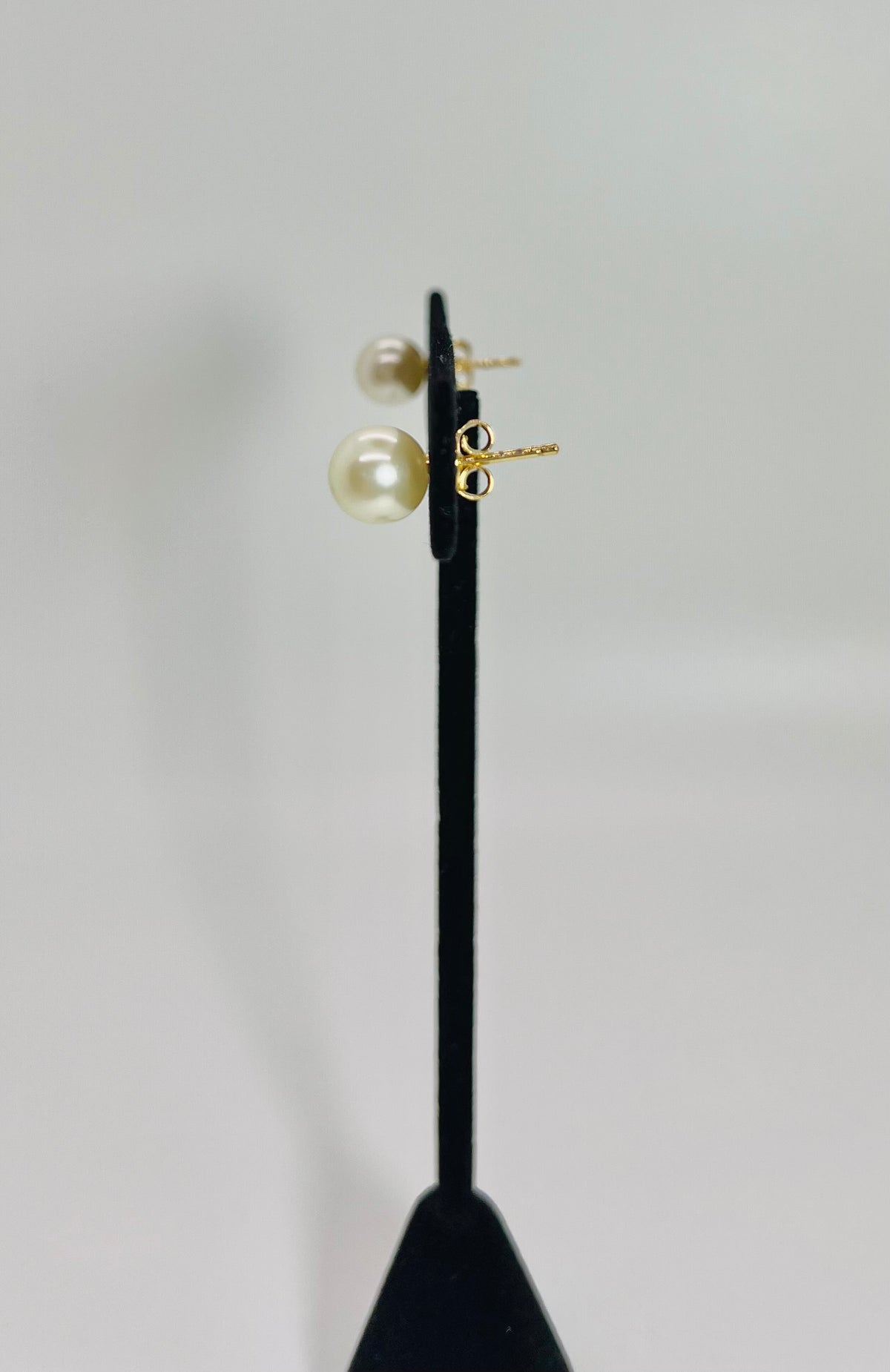 Classic Pearl Stud