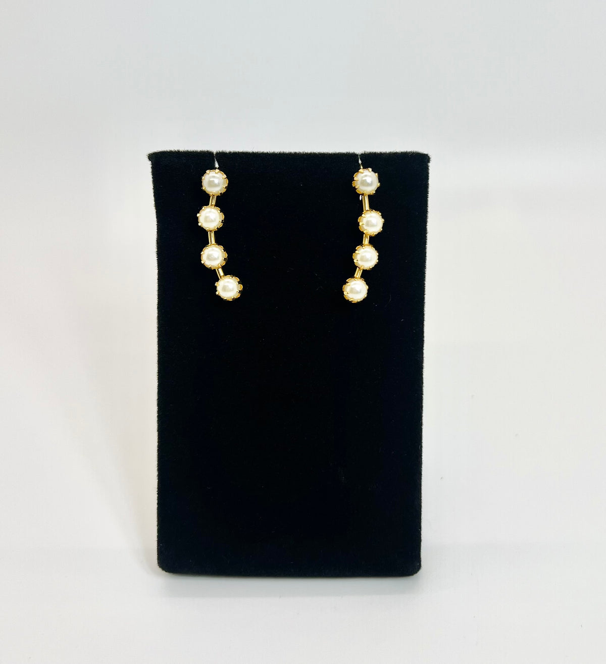 Pearl Climber Slip On Earring’s