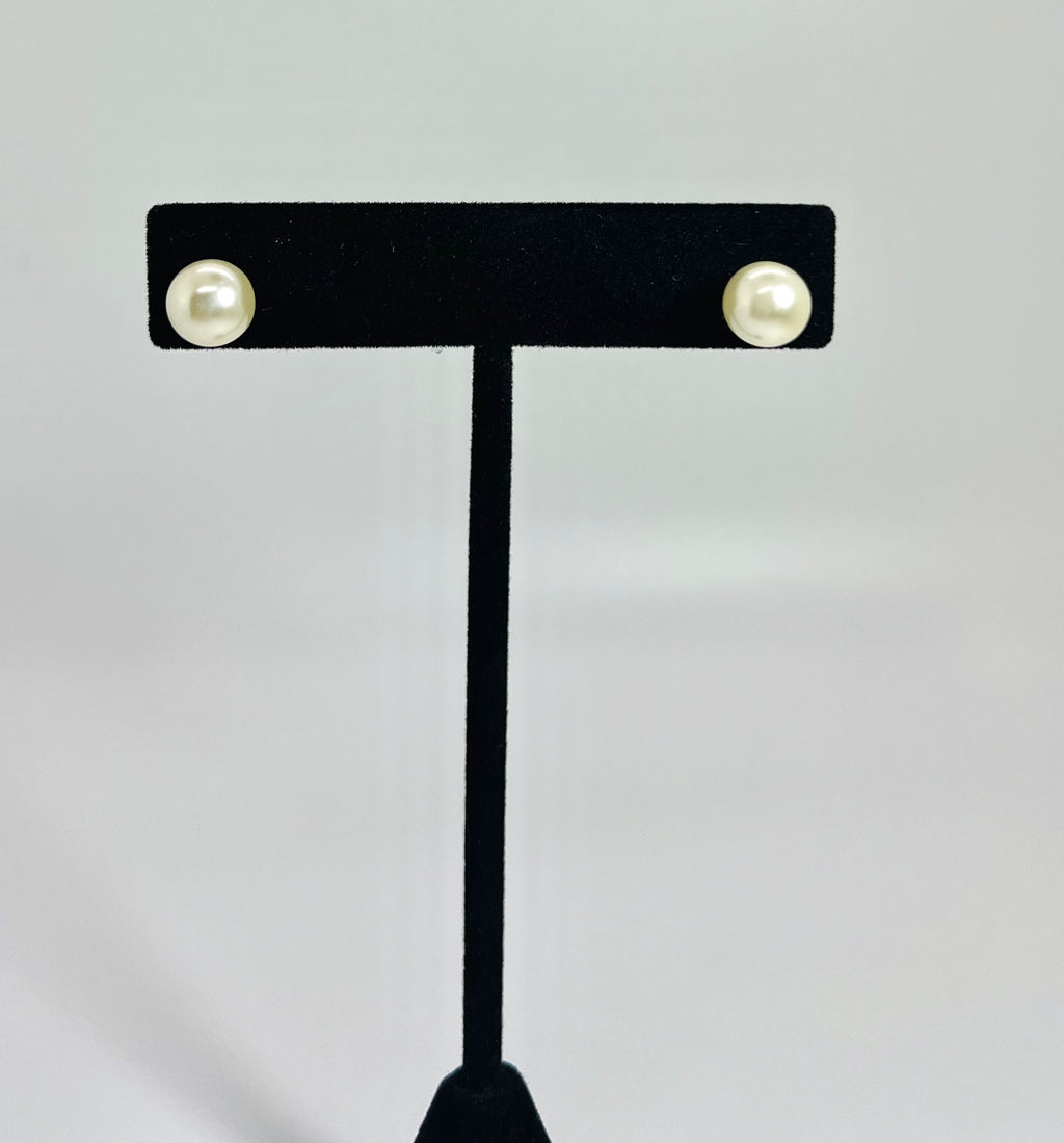 Classic Pearl Stud