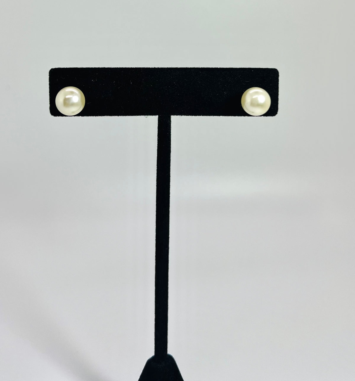Classic Pearl Stud