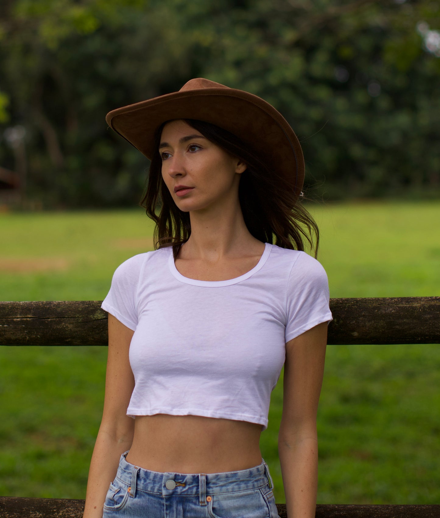 Low Neck Cropped Tee