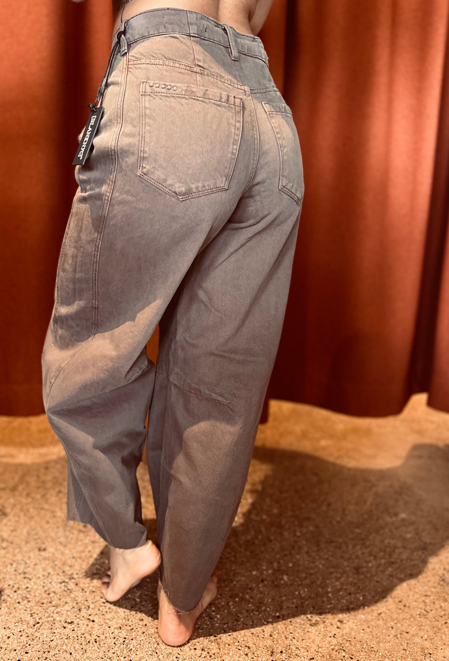 Coffee Bar Jean