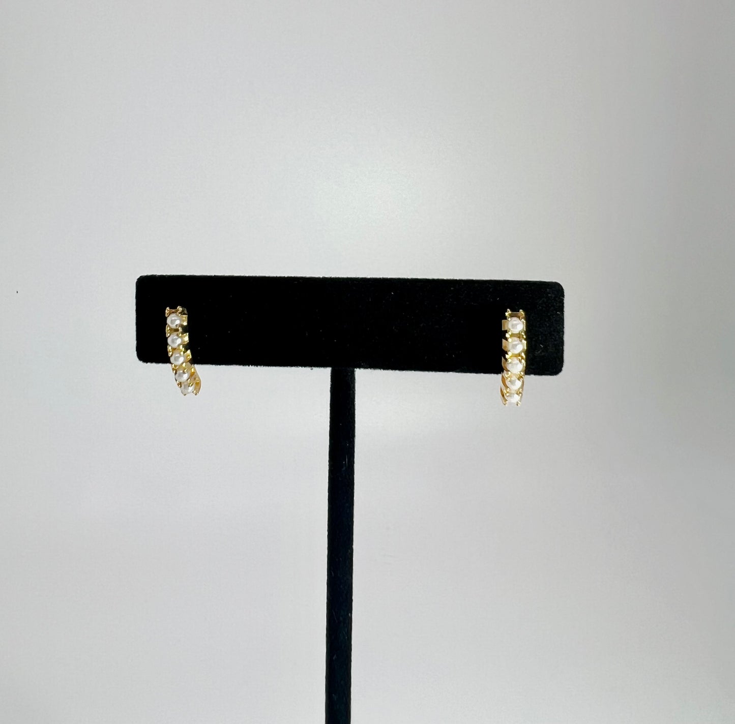 Small Pearl Climber Stud